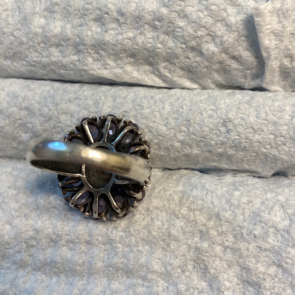 Ring - Picture 4 of 8